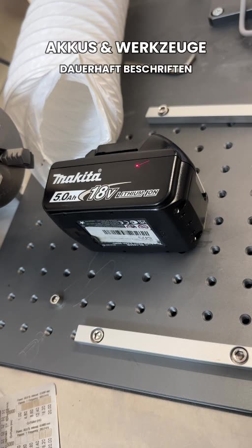 Lasergravur auf einem eingesendeten Akku für Akkumaschinen